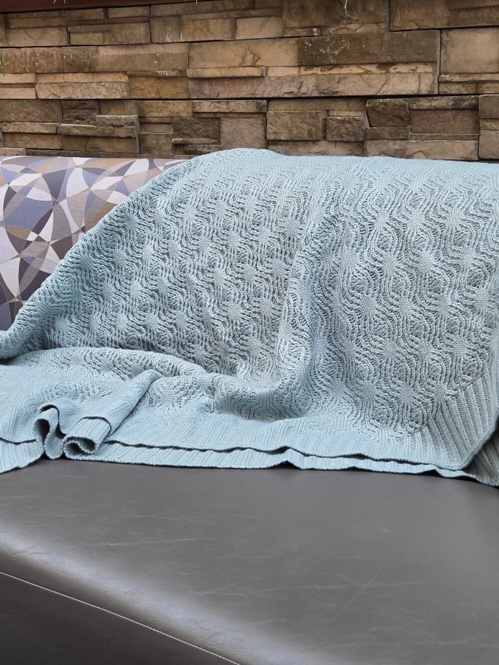 Nicole Miller Artelier Light Green/ Mint Woven Knit Crochet Soft Throw Blanket